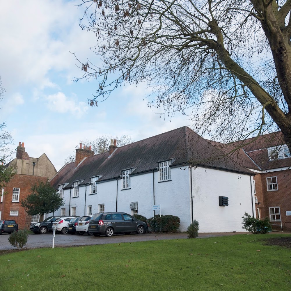 Private healthcare Bupa UK, Borehamwood, Hill House Care Home Bupa, Care Homes