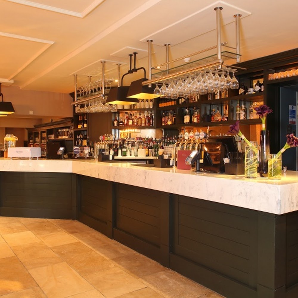 The Marchmont Arms Pub & Restaurant in Piccotts End, Hertfordshire